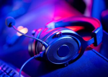 Choose the Right Headset for An Immersive Audio Experience